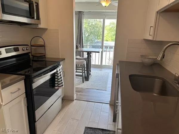 Westlake, OH 44145,1655 Cedarwood DR #313