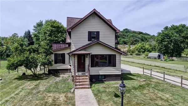 1508 Roanoke AVE, Uhrichsville, OH 44683