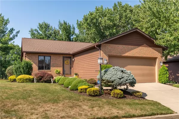 2199 Prestwick DR, Uniontown, OH 44685