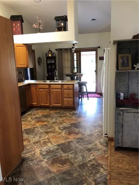 East Liverpool, OH 43920,49325 Eagle DR