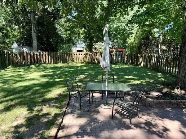 Rocky River, OH 44116,1744 Lakeview AVE