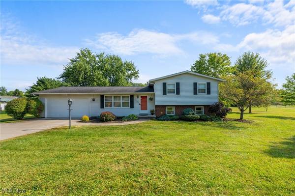 2926 Frost RD, Mantua, OH 44255