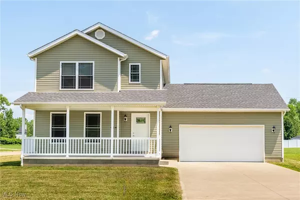 424 Whitetail TRL NE, Canton, OH 44704