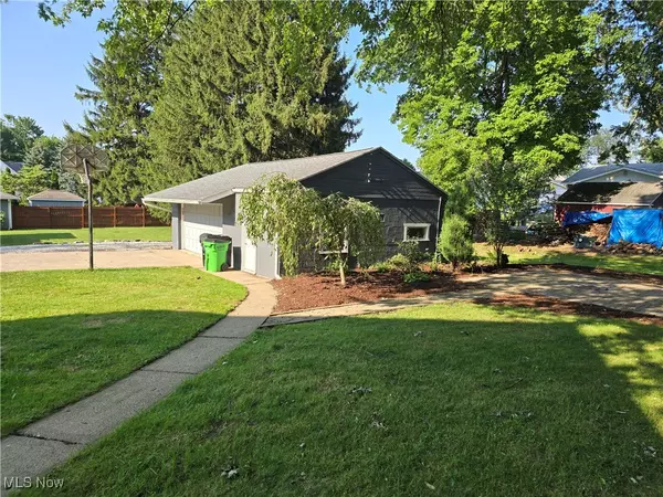 Orrville, OH 44667,738 S Mill ST