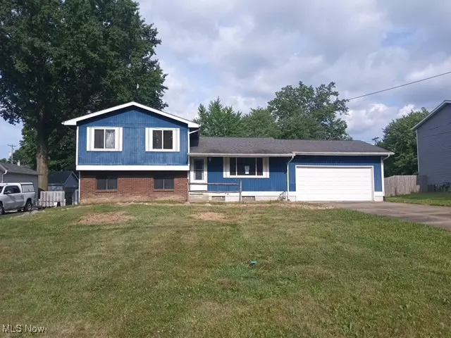 3303 Glenbrook DR, Norton, OH 44203