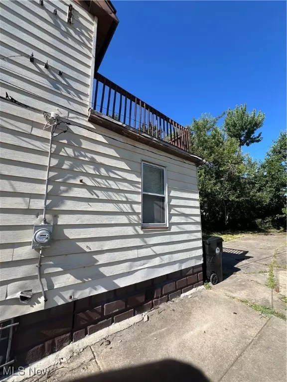 Cleveland, OH 44120,3233 E 119th ST