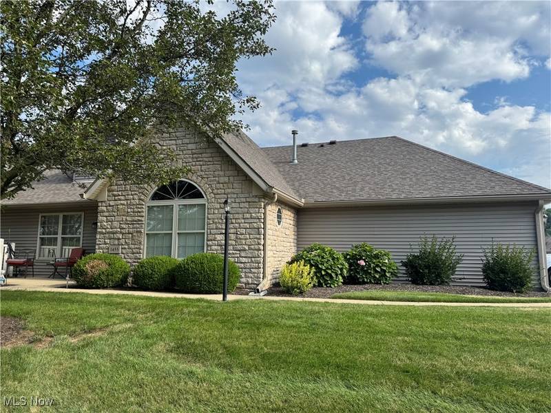 1455 Laurenbrook LN NE, Massillon, OH 44646