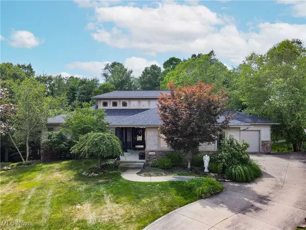 3128 Bay Meadows CIR, Stow, OH 44224