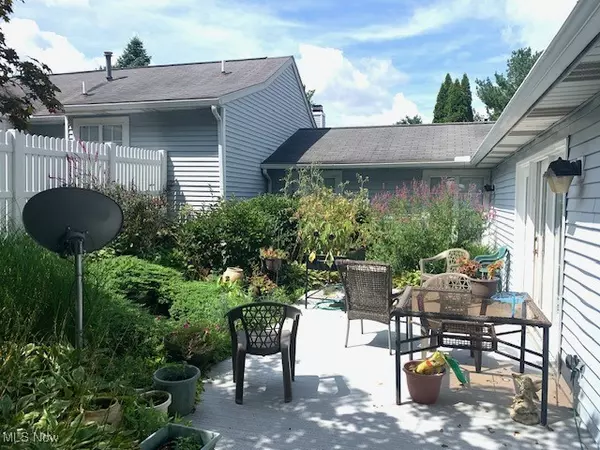 Akron, OH 44313,2033 Fordham CT