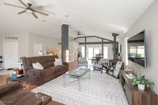 Chagrin Falls, OH 44023,18833 Riverview DR