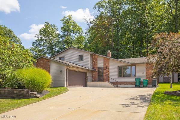 1450 Driftwood DR, Seven Hills, OH 44131