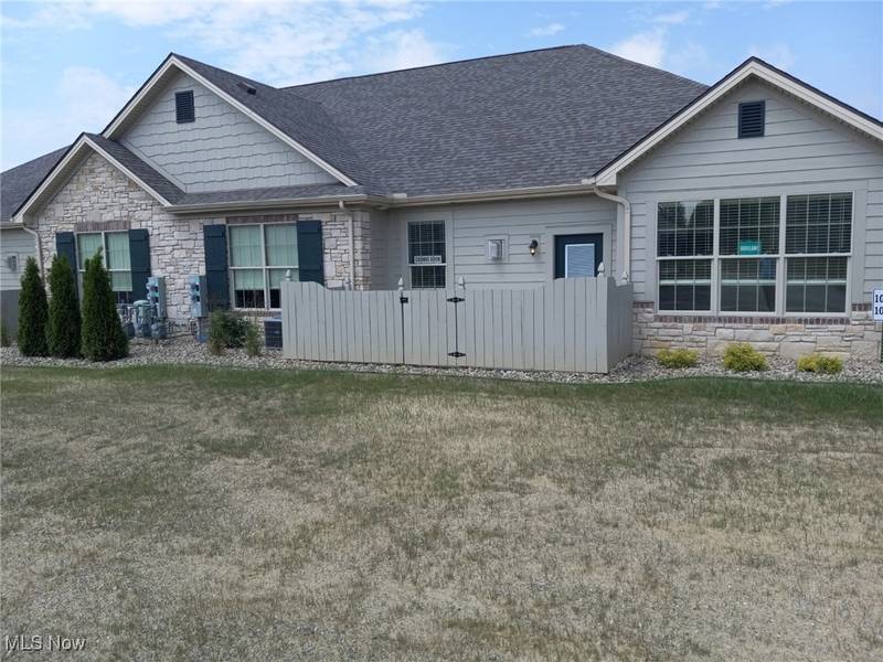 9264 Sharrott RD #1001, Poland, OH 44514
