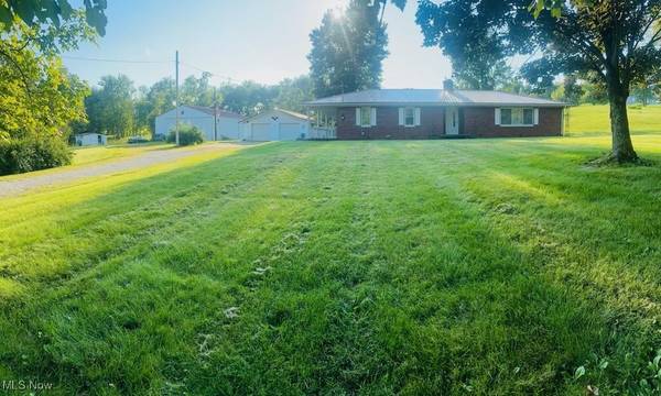 183 Deming RD, Fleming, OH 45729