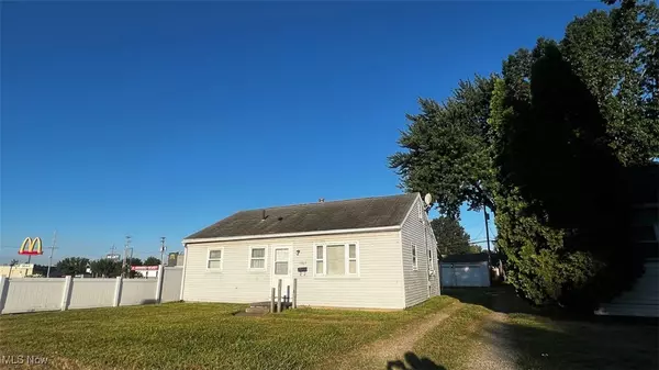 1927 Harmont AVE NE, Canton, OH 44705