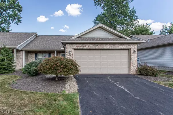 6695 Clingan RD #32, Poland, OH 44514