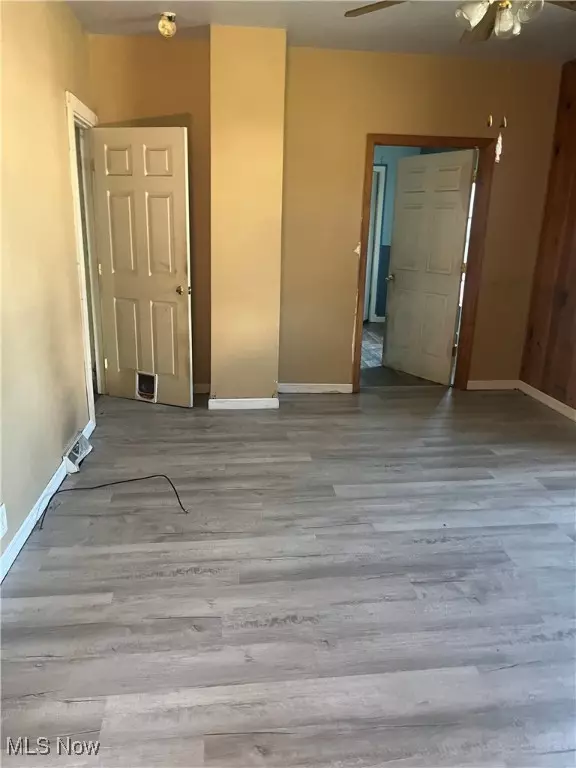 Struthers, OH 44471,18 W Faith ST