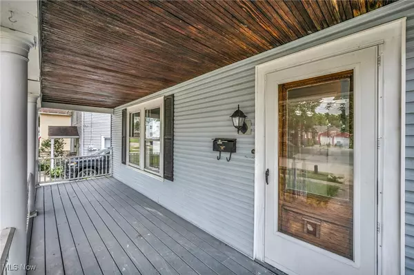 Elyria, OH 44035,924 Walnut ST