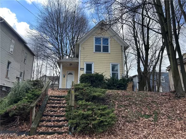 344 N Adams ST, Akron, OH 44304