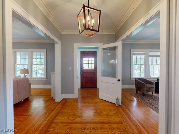 Cleveland Heights, OH 44118,2832 Mayfield RD