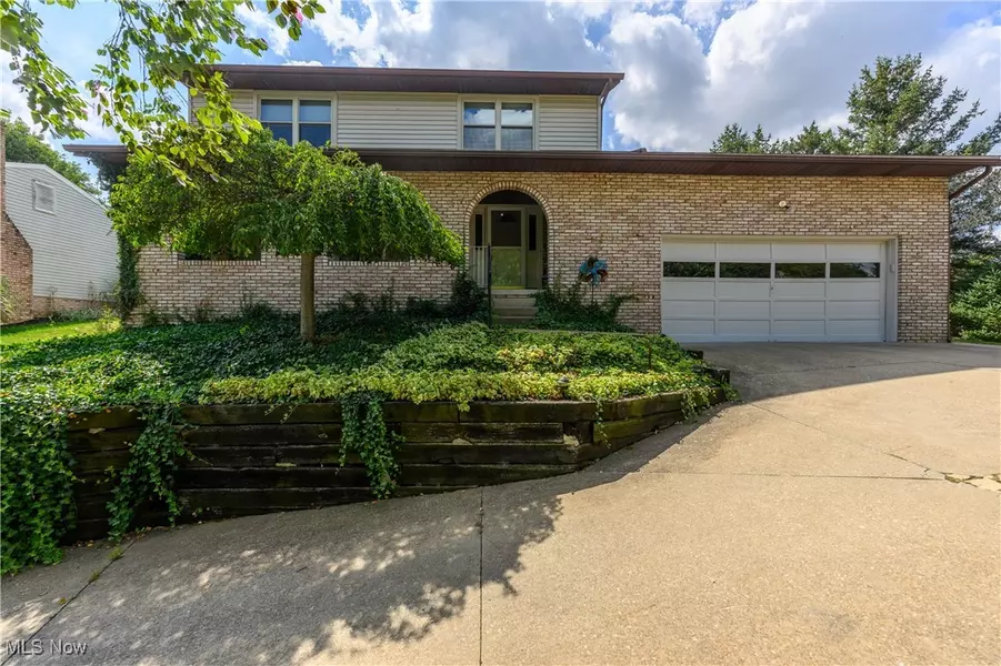 1240 7th ST, North Canton, OH 44720