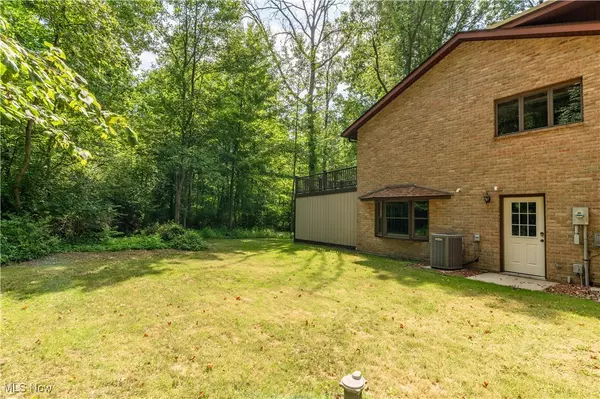 Canton, OH 44721,7248 Woodcrest AVE NE