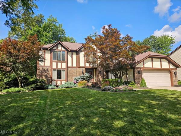 8424 N Bluff DR, Broadview Heights, OH 44147