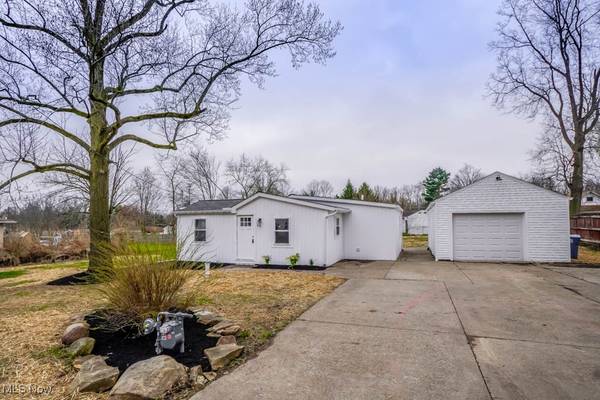 432 Celia AVE, Akron, OH 44312