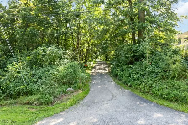 Wooster, OH 44691,1043 N Honeytown RD