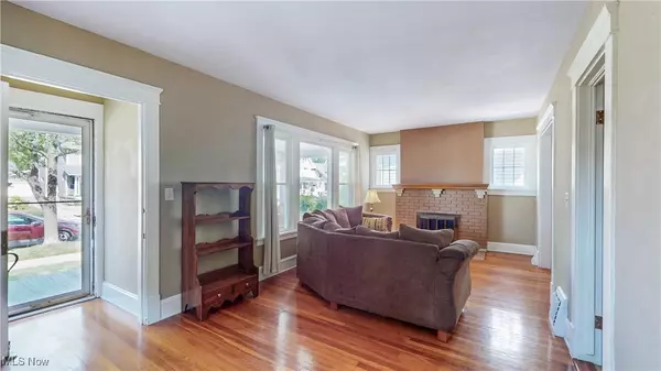 Lakewood, OH 44107,1301 Andrews AVE
