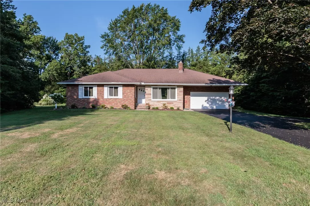Lorain, OH 44053,5826 Basswood DR
