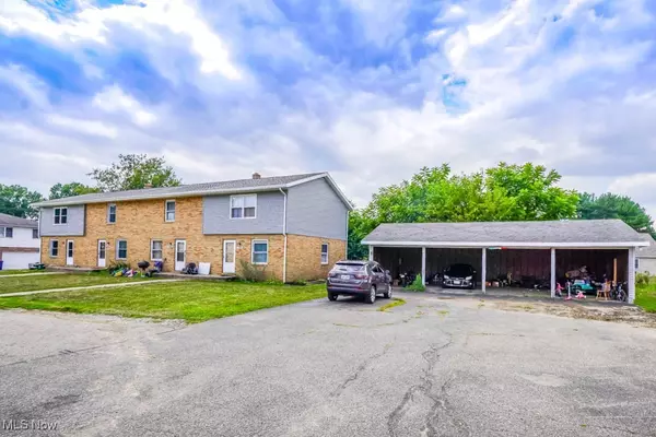 Hartville, OH 44632,1153 Cree CIR NE