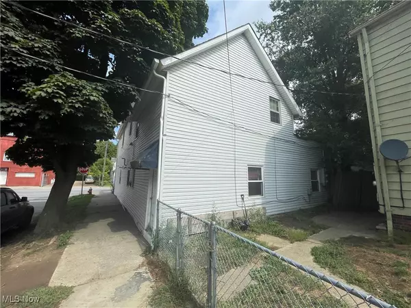 Cleveland, OH 44102,7023 Clark AVE