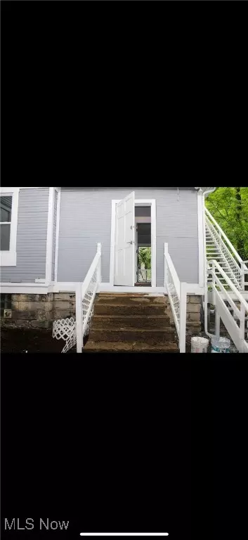 Akron, OH 44302,525 Crosby ST