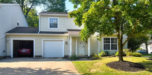 26 Woodbury LN, Northfield, OH 44067