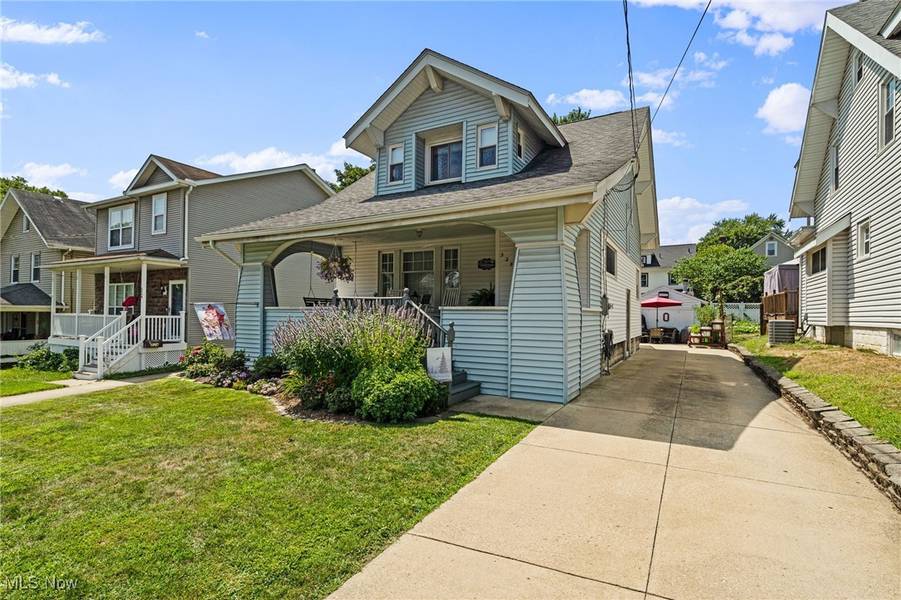 528 Parkview AVE, Barberton, OH 44203