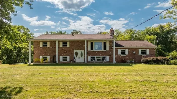 1125 Sunshine Mountain Road, Williamstown, WV 26187