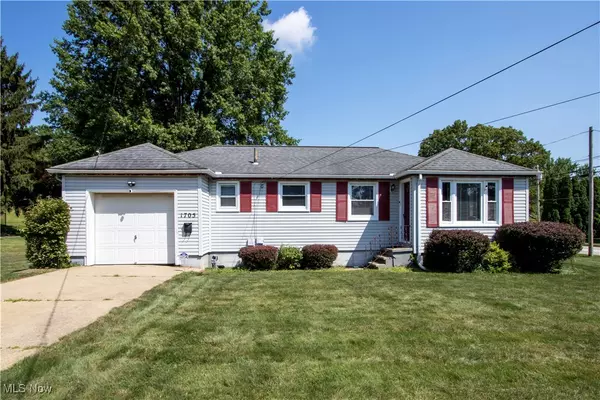 1705 W Hill DR, Orrville, OH 44667