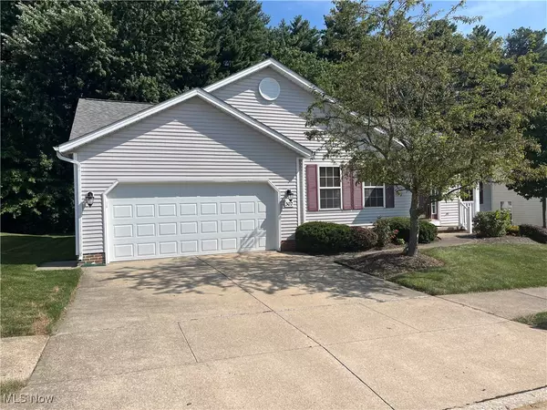 302 Bridgewater LN, Chardon, OH 44024