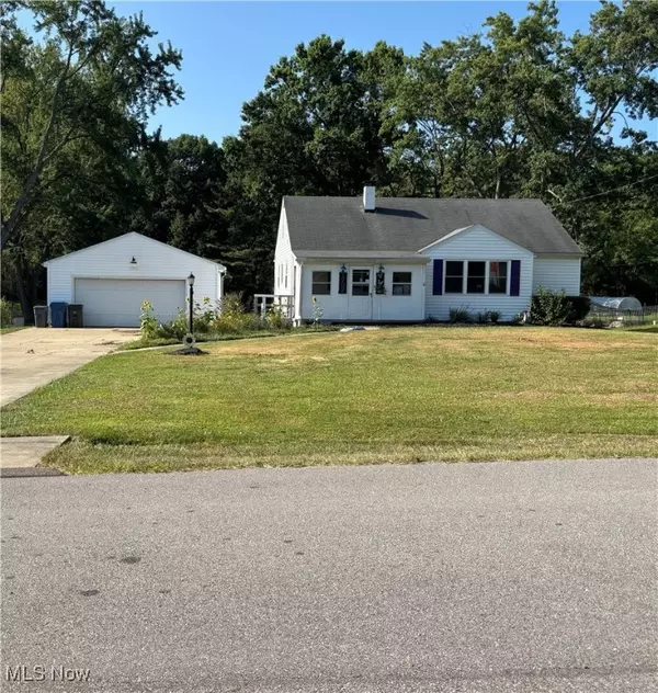 1702 Far View RD, Akron, OH 44312