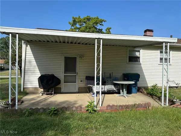 Girard, OH 44420,1095 Leslie LN