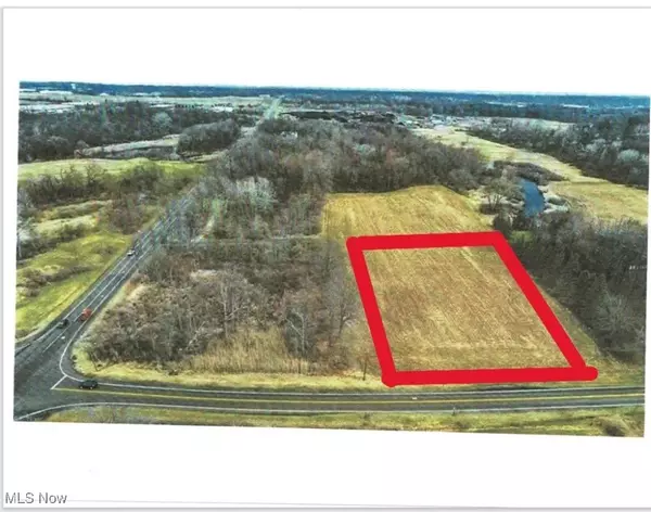 8156 Lake O'Springs AVE NW, Canton, OH 44720