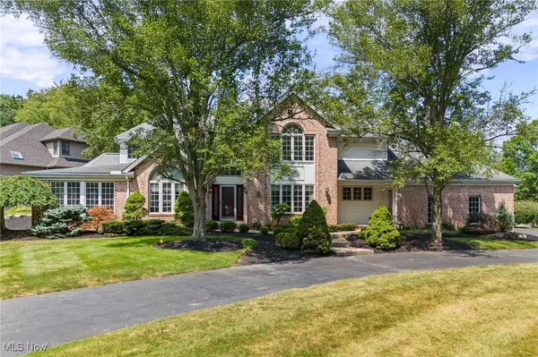 800 Hardwood CT, Gates Mills, OH 44040