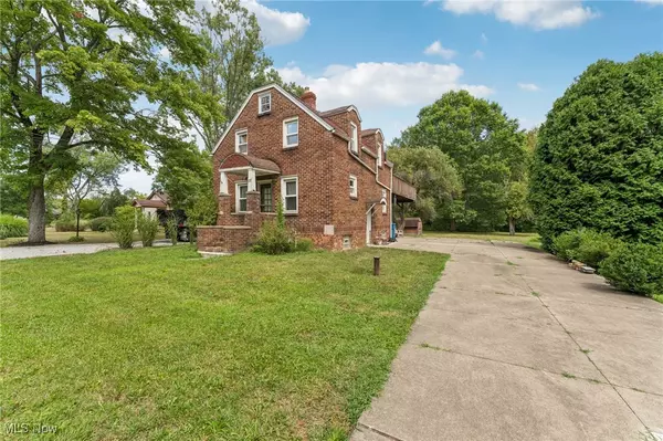 Akron, OH 44306,1899 Edwards DR