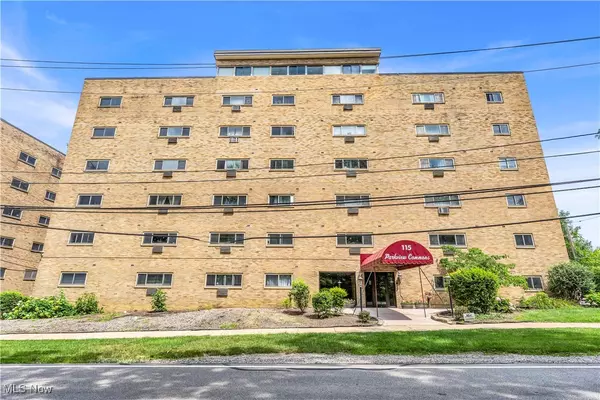 Berea, OH 44017,115 S Rocky River DR