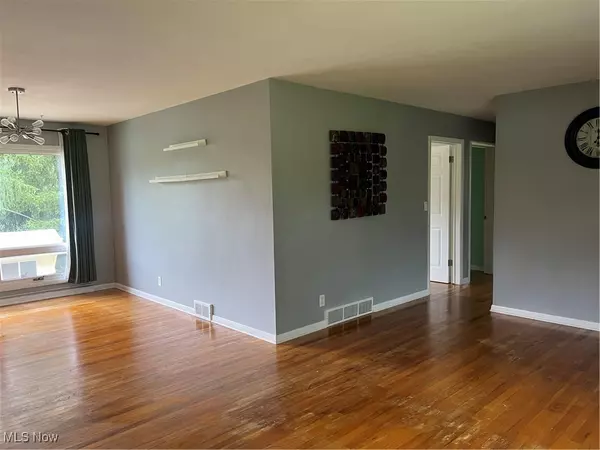 Northfield, OH 44067,8961 Lowell LN