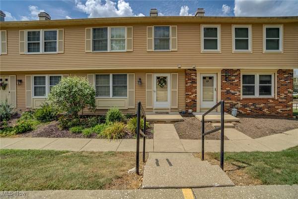 51 Quaker Ridge DR, Akron, OH 44313