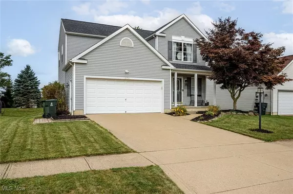 1031 Ledgestone DR, Wadsworth, OH 44281