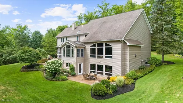 Chardon, OH 44024,11215 Beechnut LN