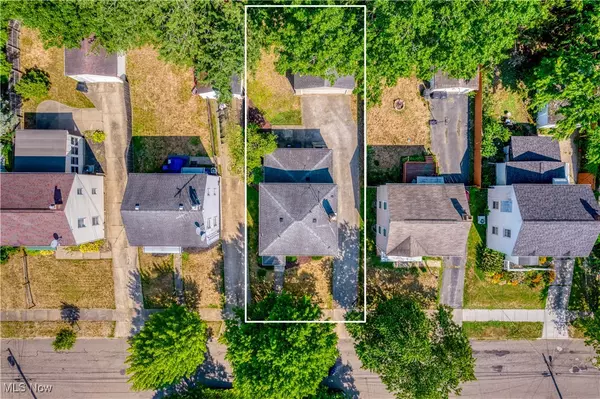 Akron, OH 44301,1571 Redwood AVE