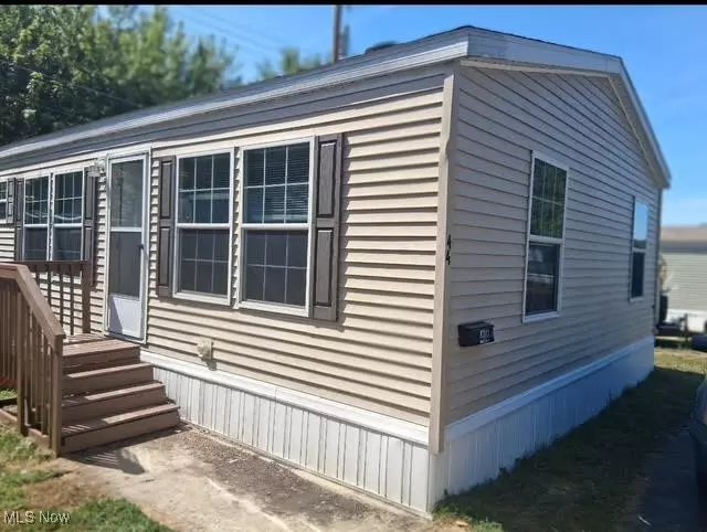 44 Hyland DR, Akron, OH 44312